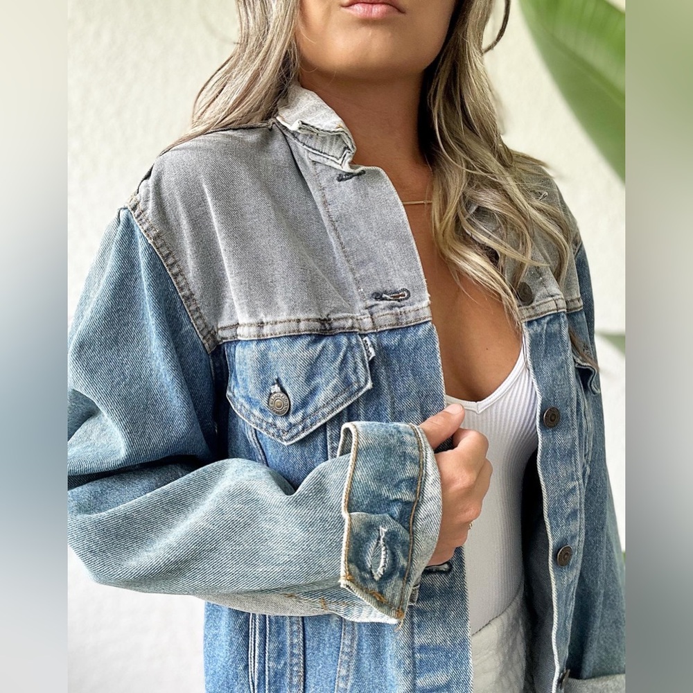 VINTAGE Levi’s 3 Tone Denim Trucker Jacket
